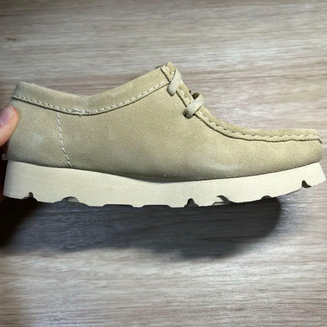 クラークスワラビーゴアテックス 色：メープルスウェード