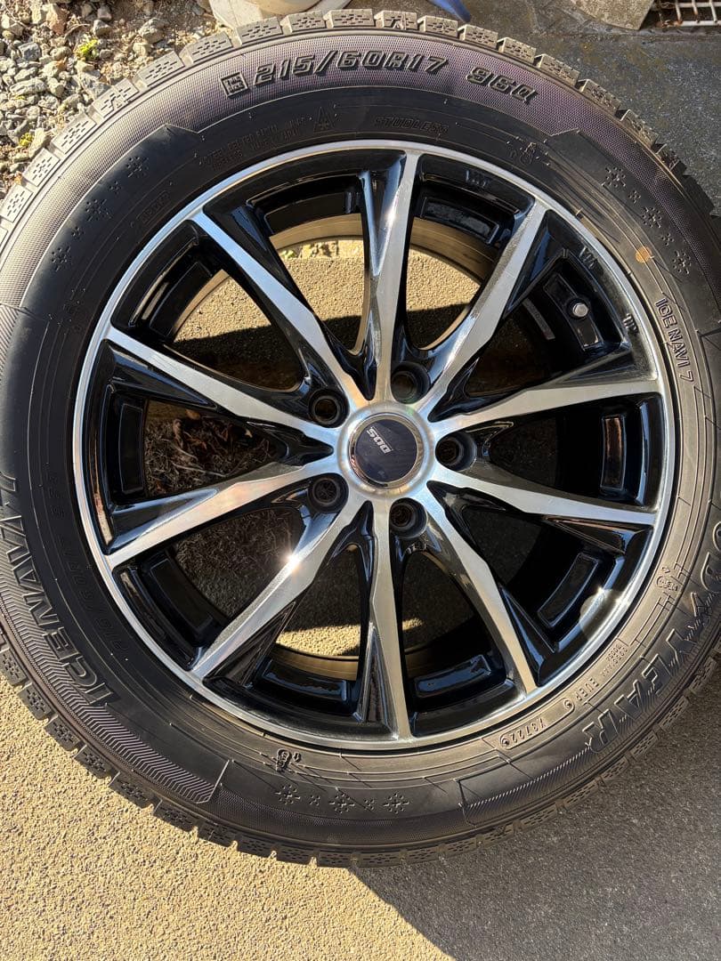 ちろるチロル215/60R17スタッドレスタイヤホイールセットナット付き