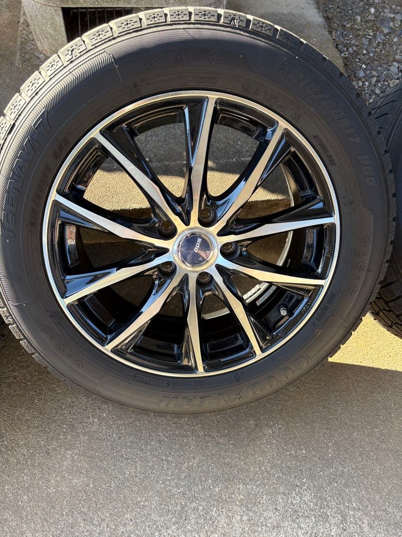 ちろるチロル215/60R17スタッドレスタイヤホイールセットナット付き