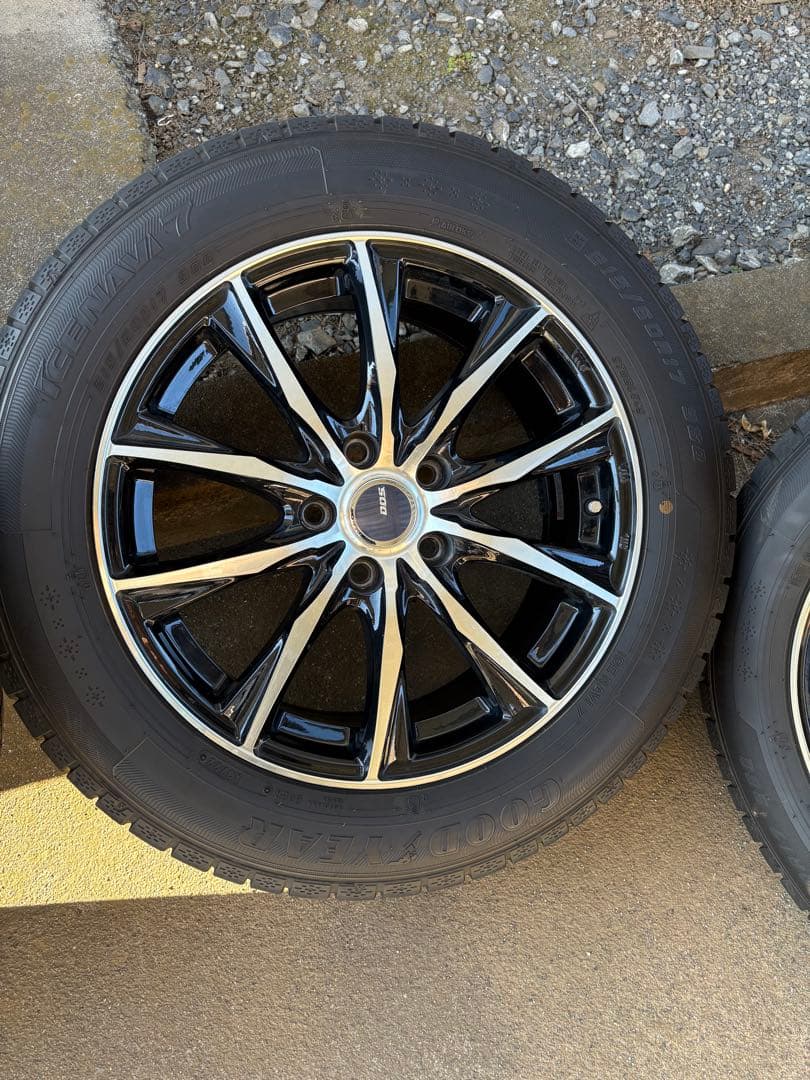 ちろるチロル215/60R17スタッドレスタイヤホイールセットナット付き