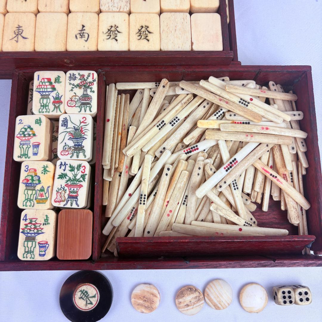 麻雀牌 アンティーク 中国 麻雀セット 木製箱付 雀牌 ドラ表示棒多数