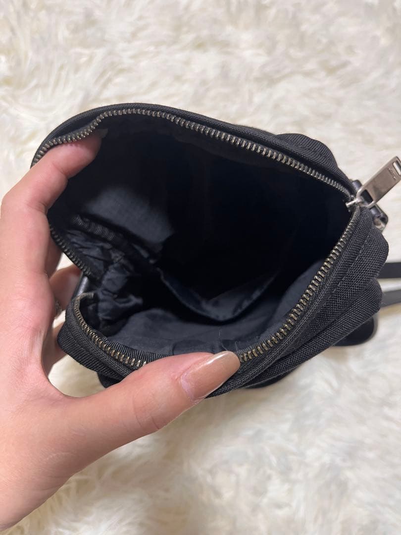 ショルダーバッグ　サンローラン