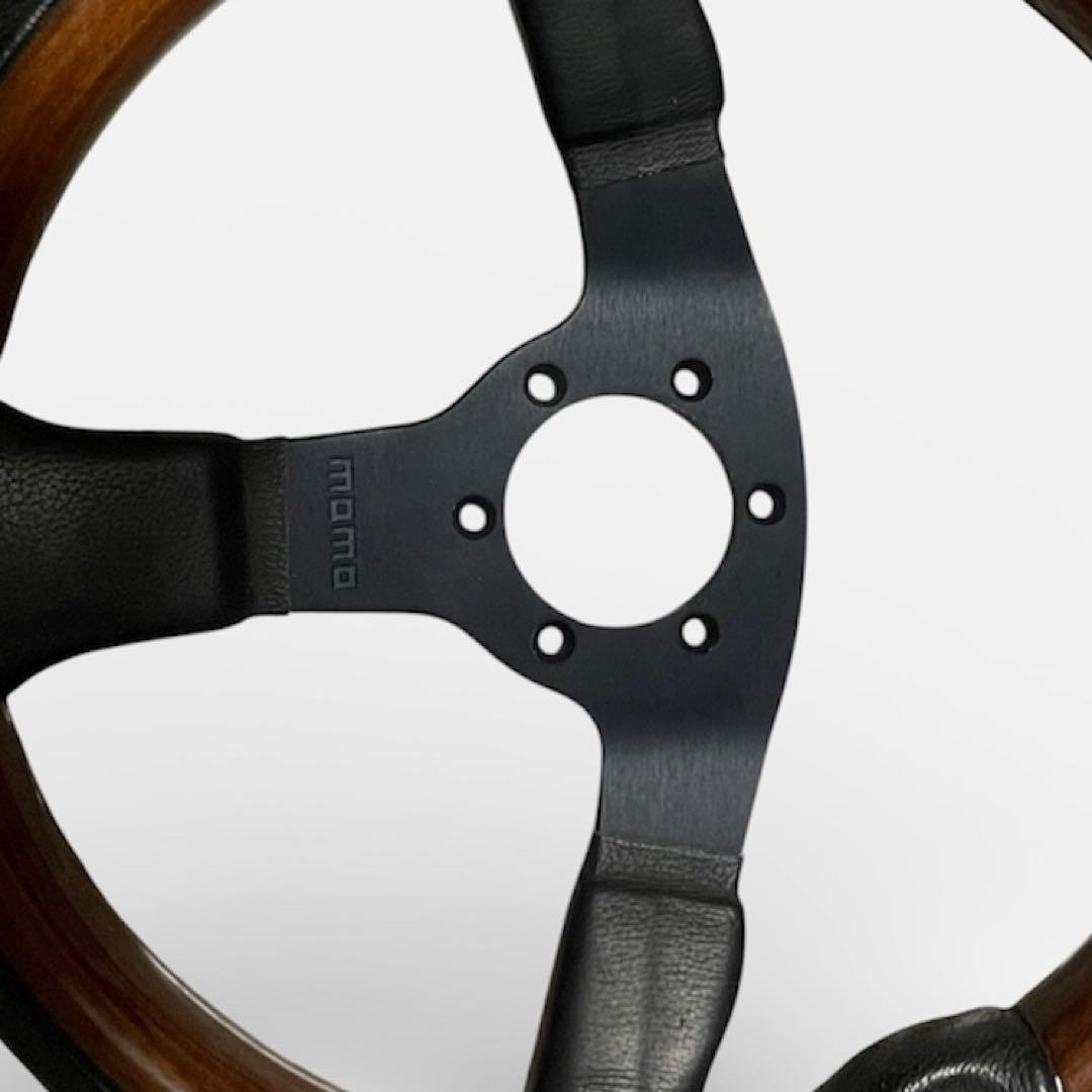 MOMO スポーツステアリング ホーンボタン付き