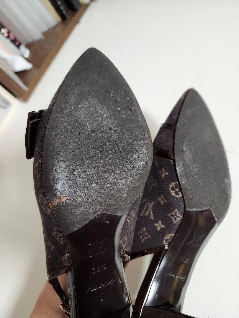 ルイヴィトン　モノグラム　レディース　ストラップパンプス　サンダル