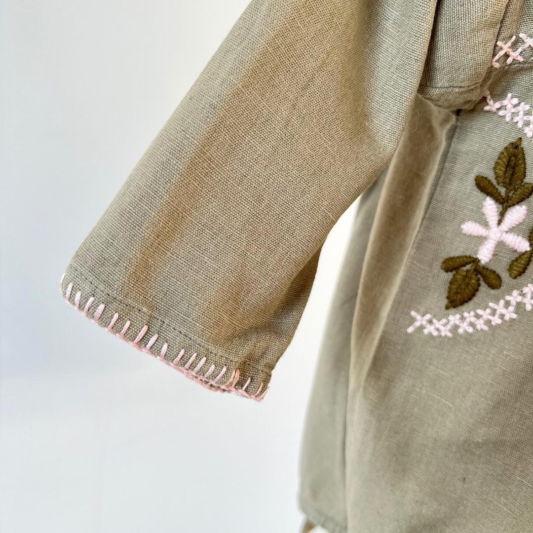 Apolina 刺繍入りロンパース L 18~24M