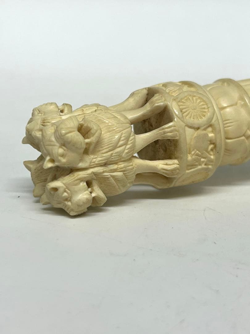 極上 獅子飾り　置物　重さ241g M—5