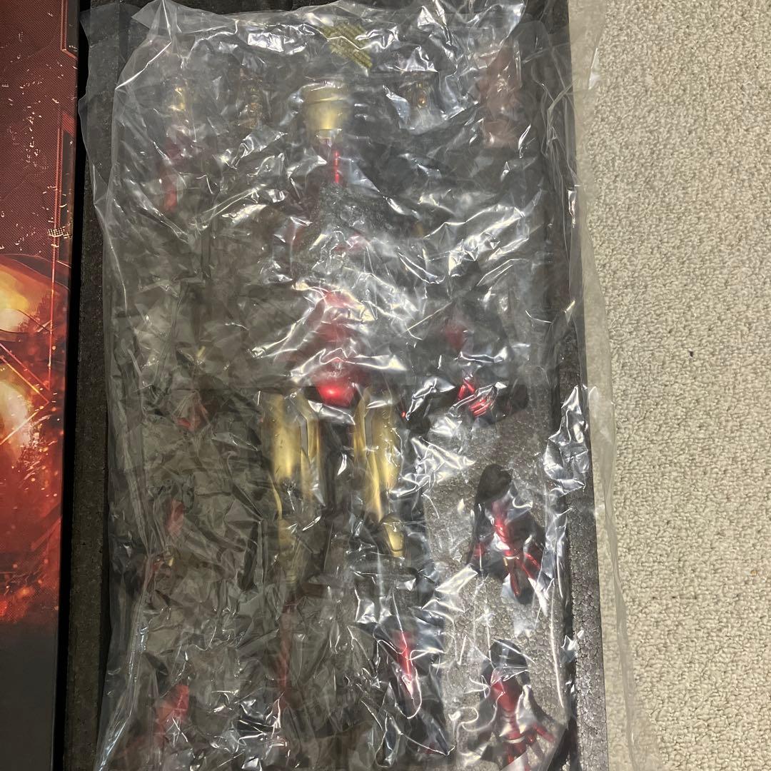 アメコミ IRON MAN BATTLE DAMAGED VERSION