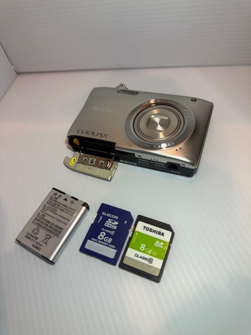 Nikon COOLPIX S2900 シルバー デジタルカメラ