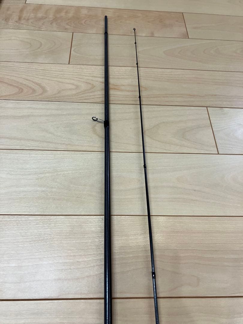 ラグゼ寧音　B77H