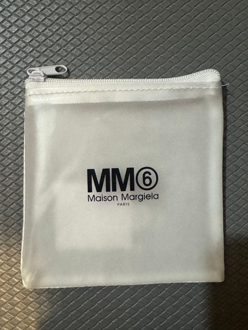 MM6 MAISON MARGIELA ロゴ ピアス
