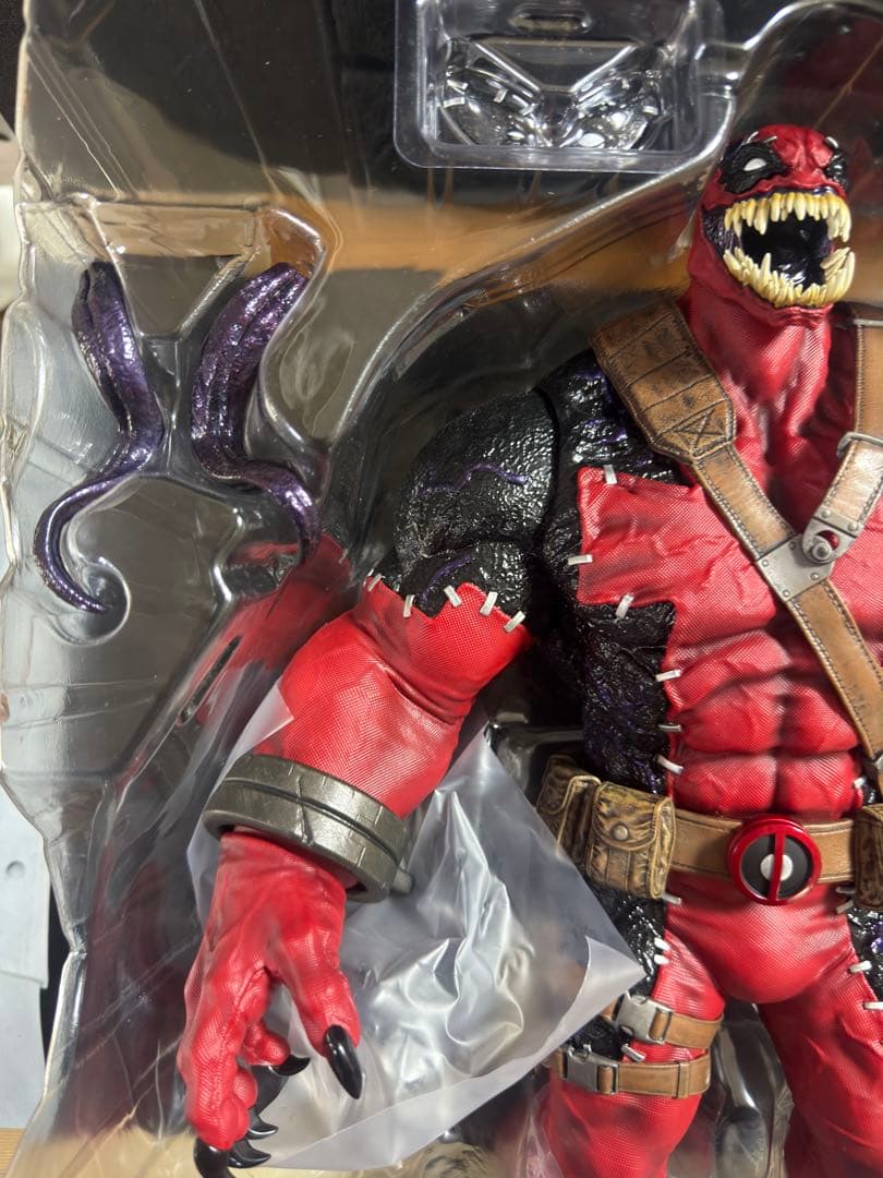 ひ*き様 hottoys 3体セット　（ヴェノムプール、ハーレイクイン、サノス）