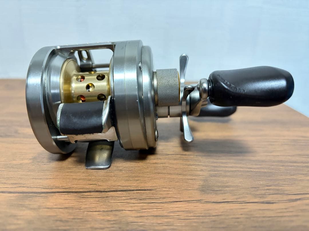 シマノ　カルカッタコンクェスト200DC