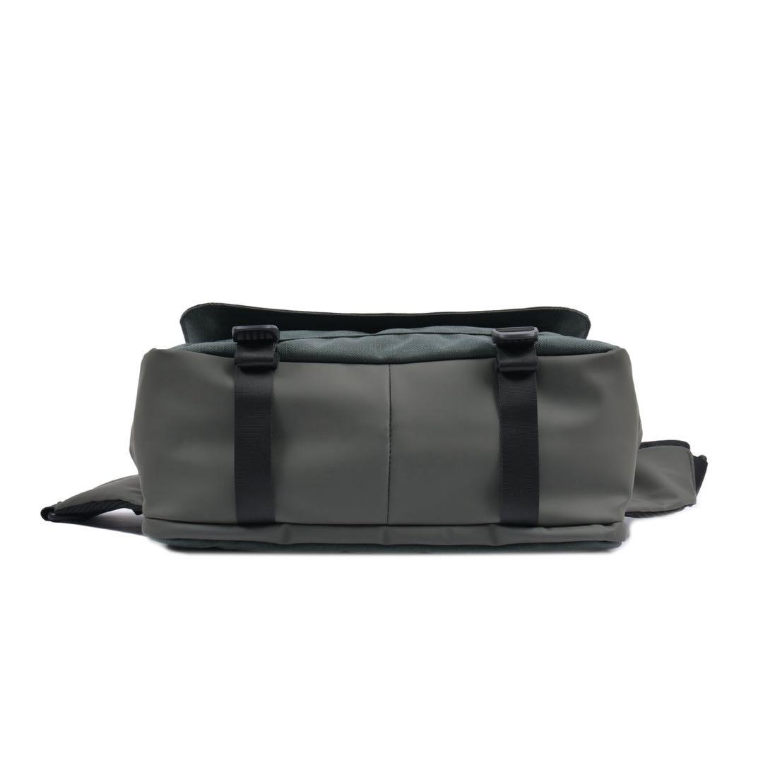 新品未使用　TOUGH BIG SLING BAG KHAKI