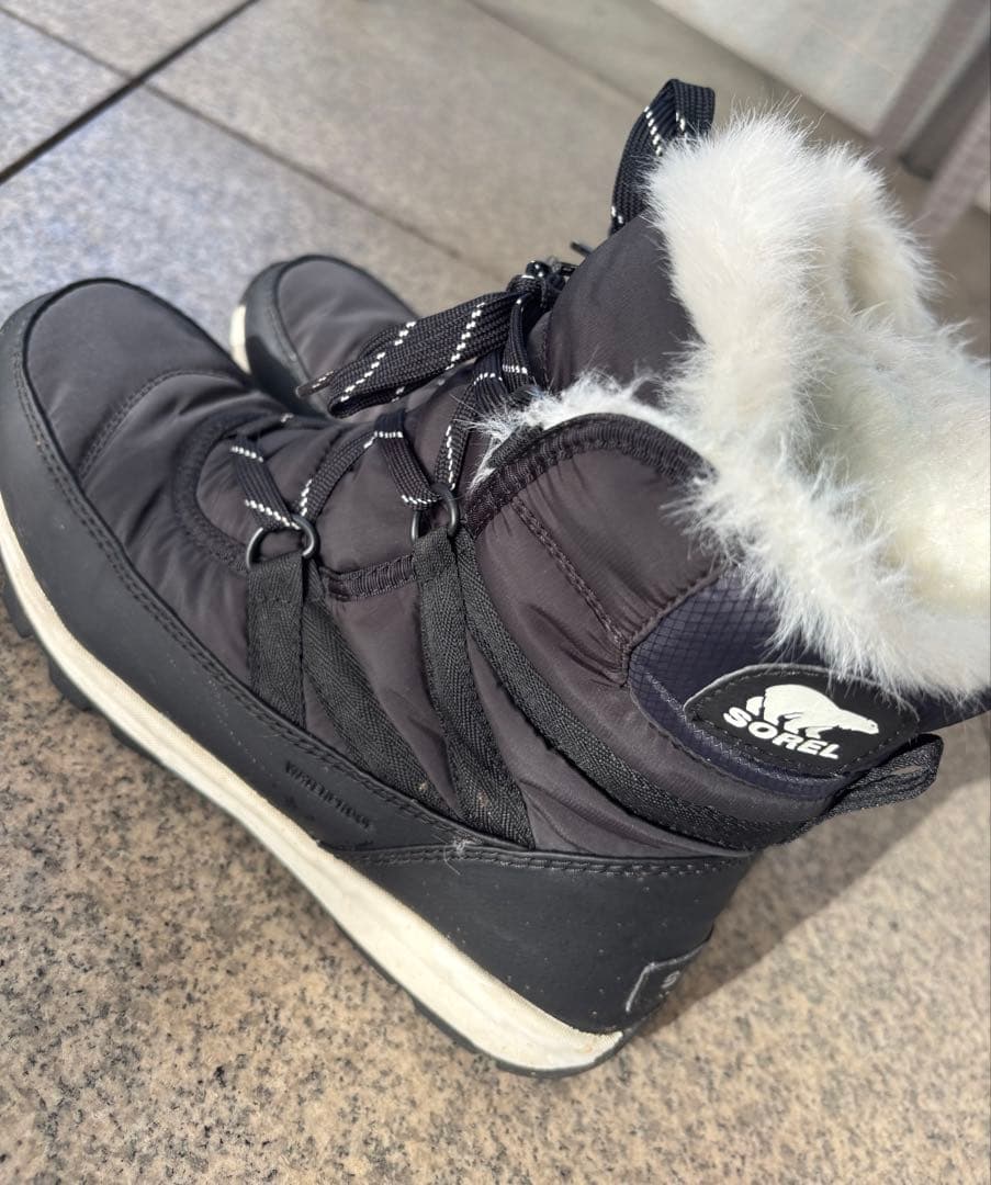 SORELファー付きスノーブーツ ブラック 25