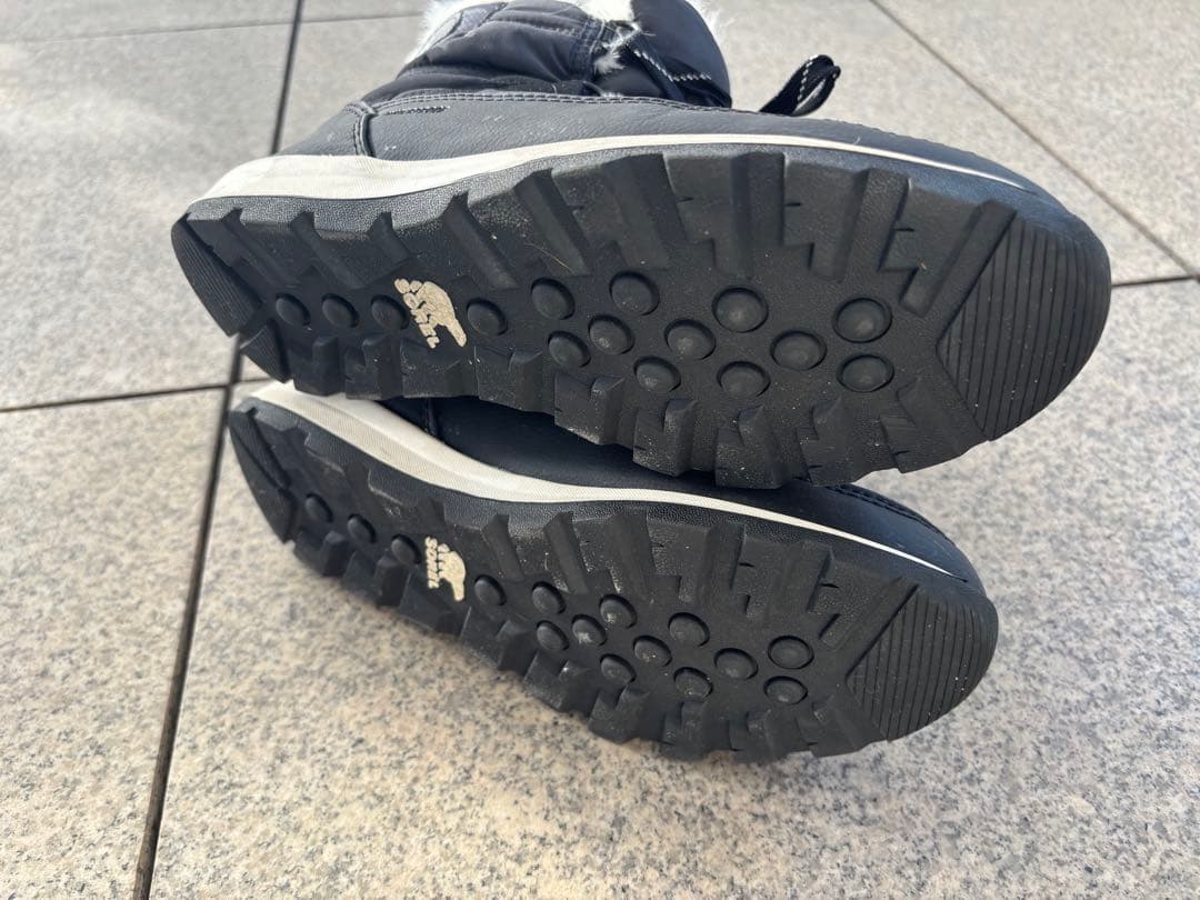 SORELファー付きスノーブーツ ブラック 25