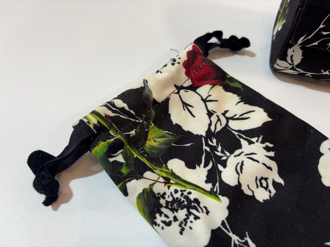 ドルチェ＆ガッバーナ サングラス 花柄 フローラル 黒 ケース 正規品