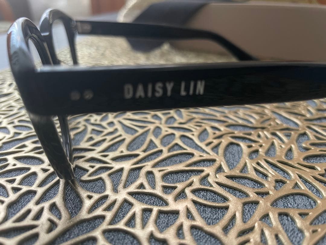 DAISY LIN サングラスに変身するレンズ入り
