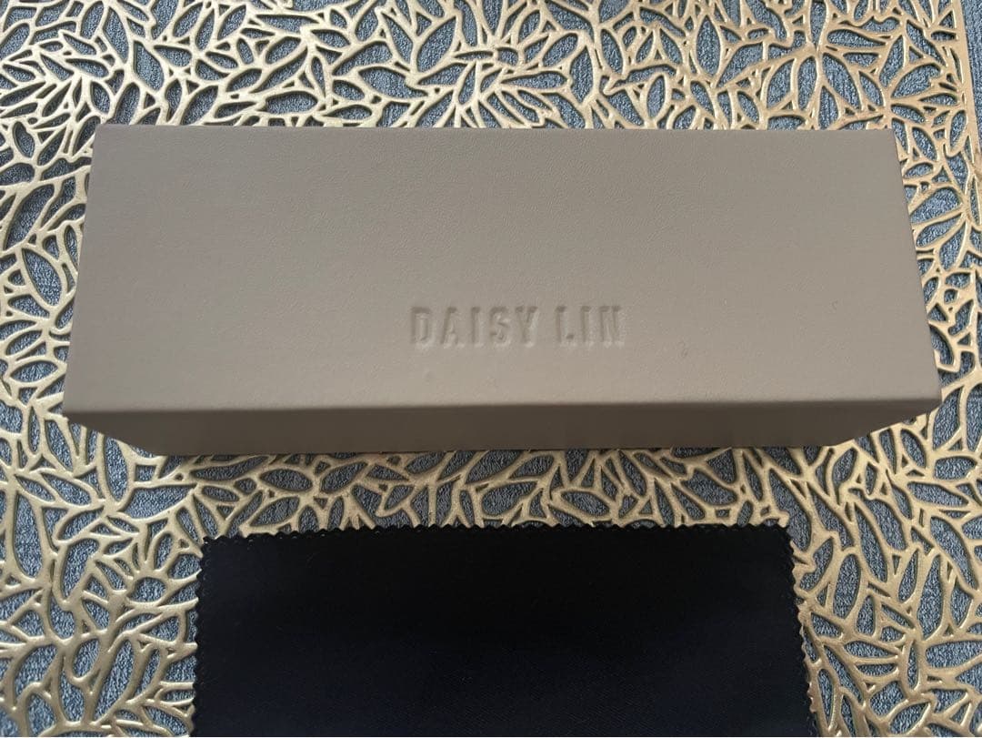 DAISY LIN サングラスに変身するレンズ入り