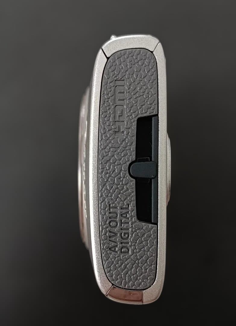 美品！CANON IXY650 デジタルカメラ