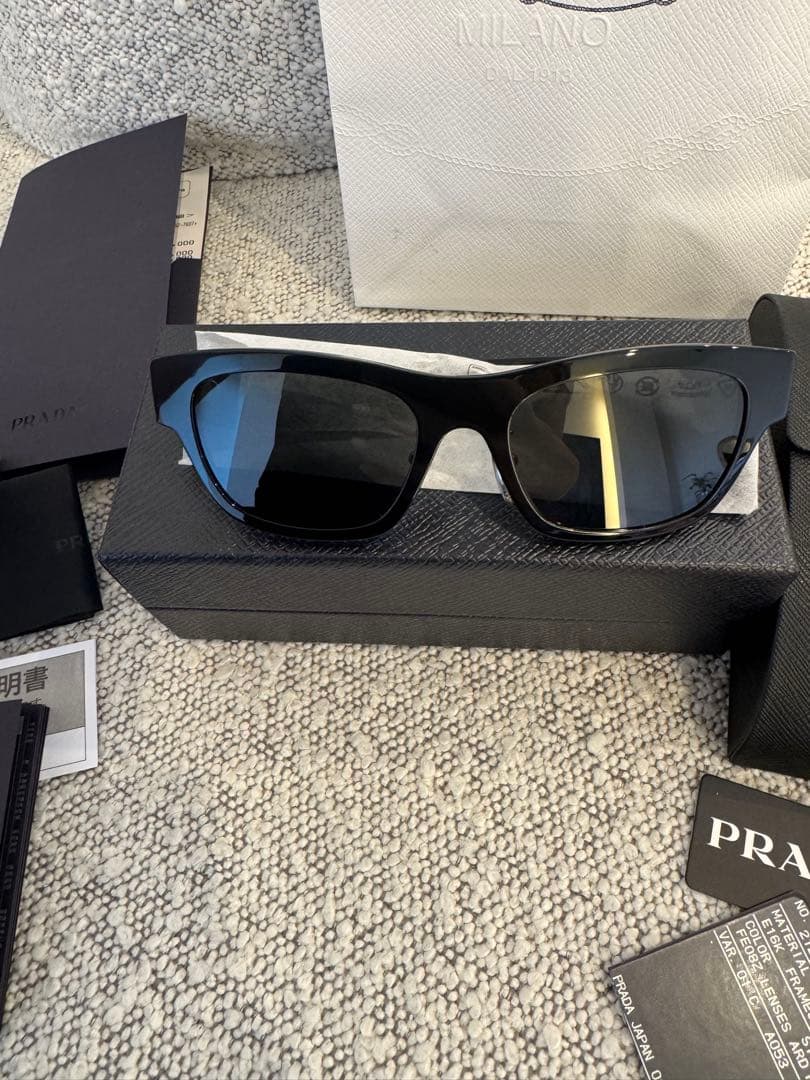 PRADA サングラス　現行品