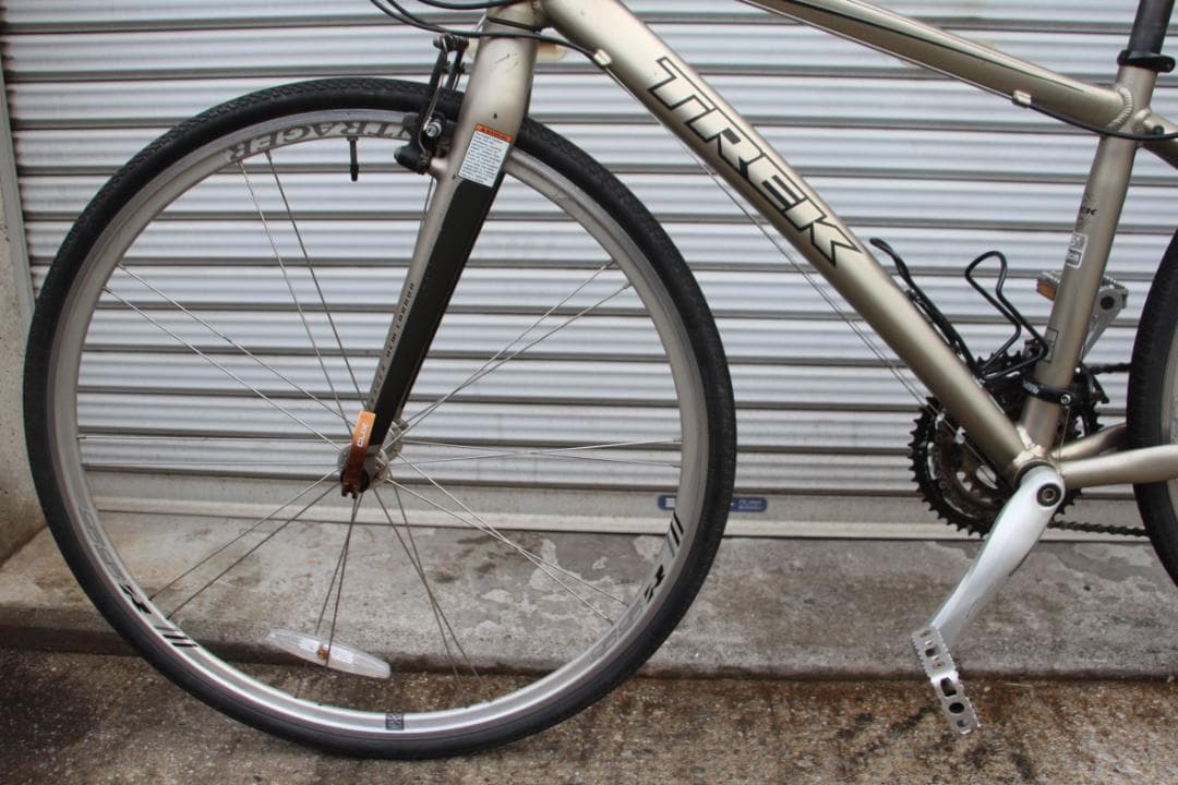 引き取り限定♪人気のTREK♪7.5FX♪カーボンフォーク♪軽量モデル♪