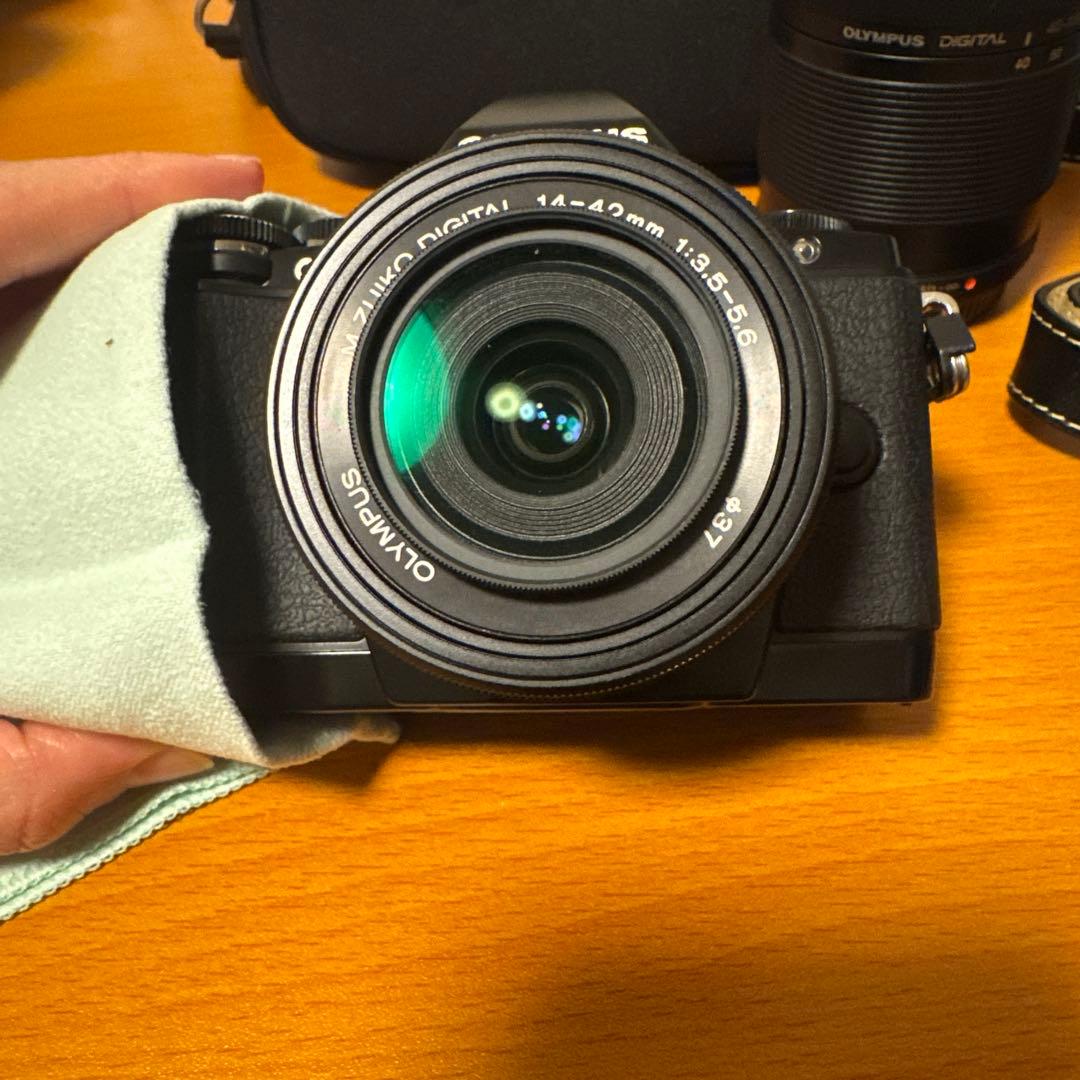 【美品】OLYMPUS OM-D E-M10 ミラーレス一眼