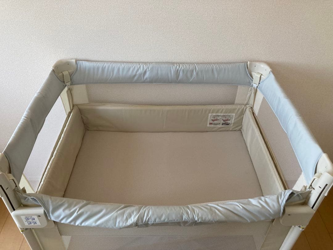 【あり⭐︎さん専用】アップリカ ココネルエアー　ホワイトグレー　ベビーベッド