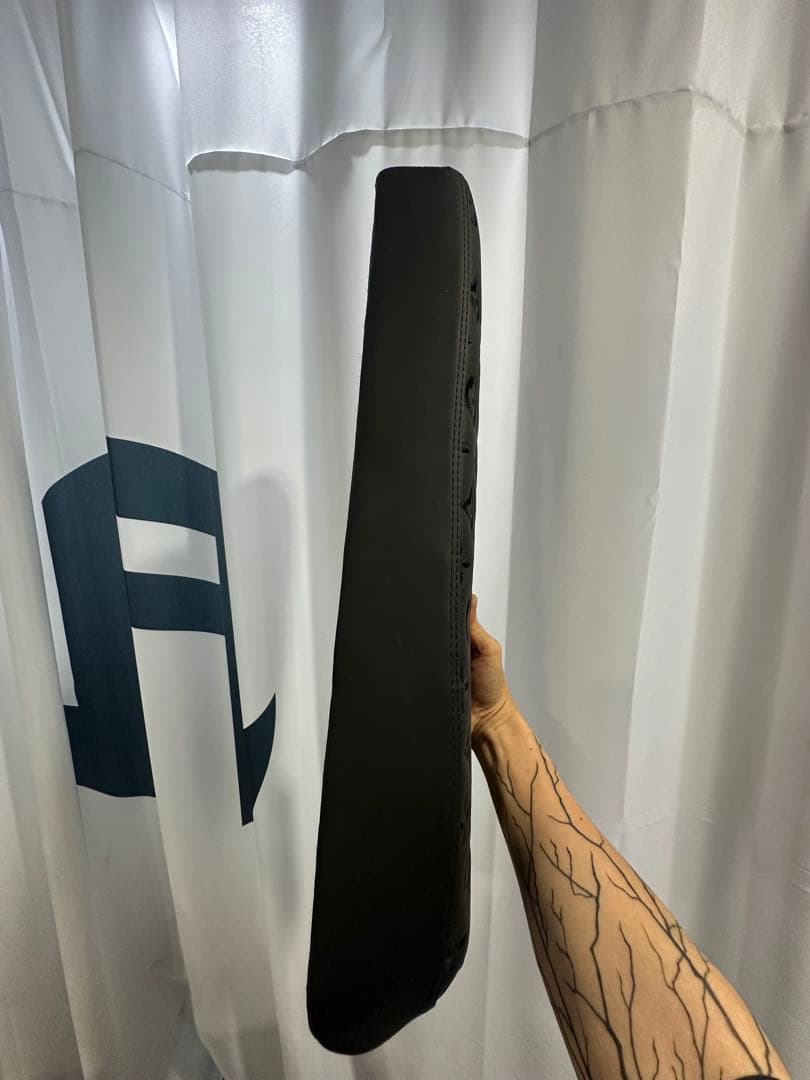 Super73カスタムシート(サイズ載せあり)、穴取り付け工事別途になります。