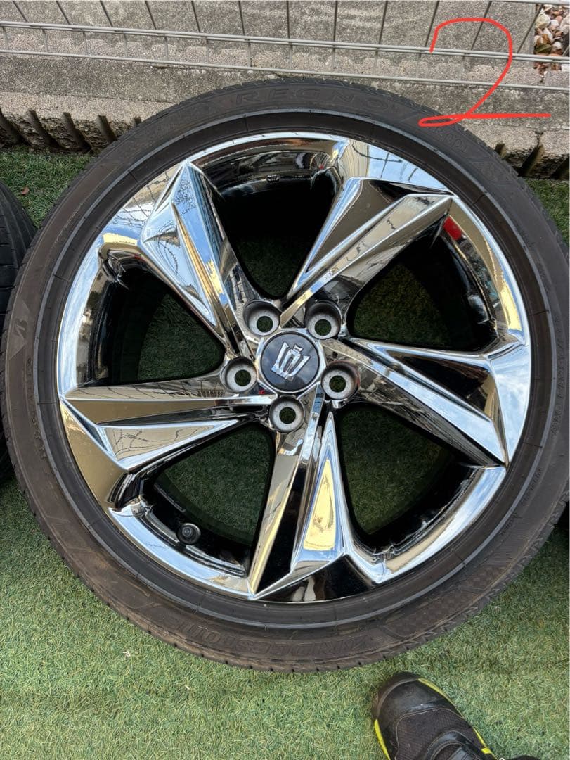 4本セット売り220系クラウンタイヤ・ホイールセット 225/45R18