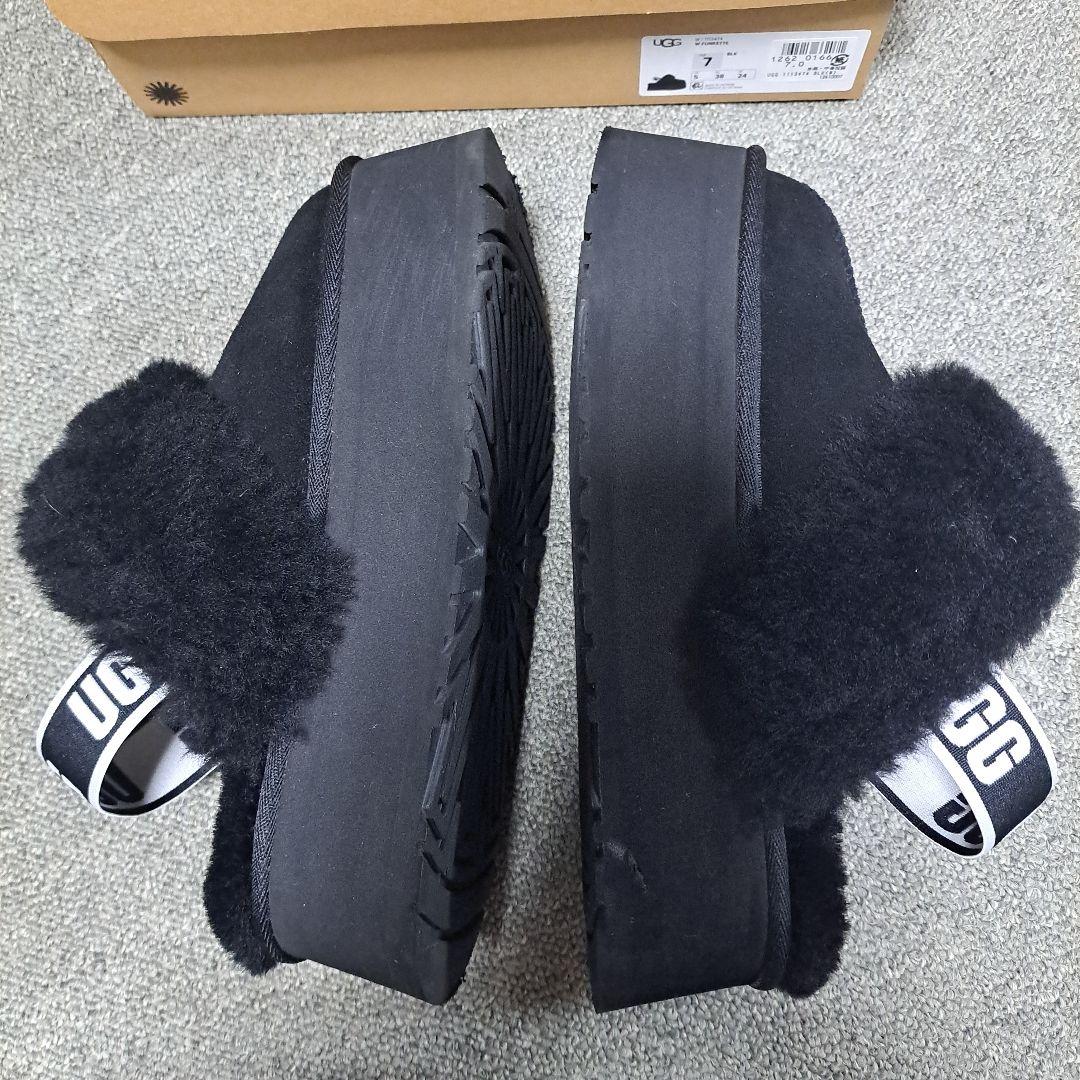UGG ブラック スリッパサンダル