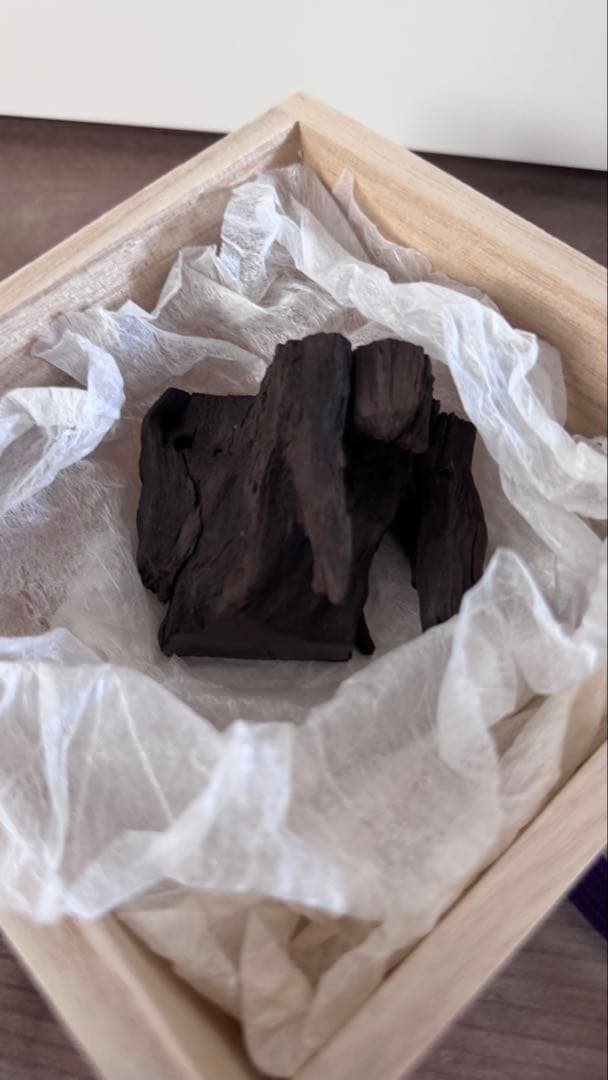 最高級　沈香《伽羅》老舗香木店落款　83g 香木　沈香　茶道具　ベトナム産　伽羅