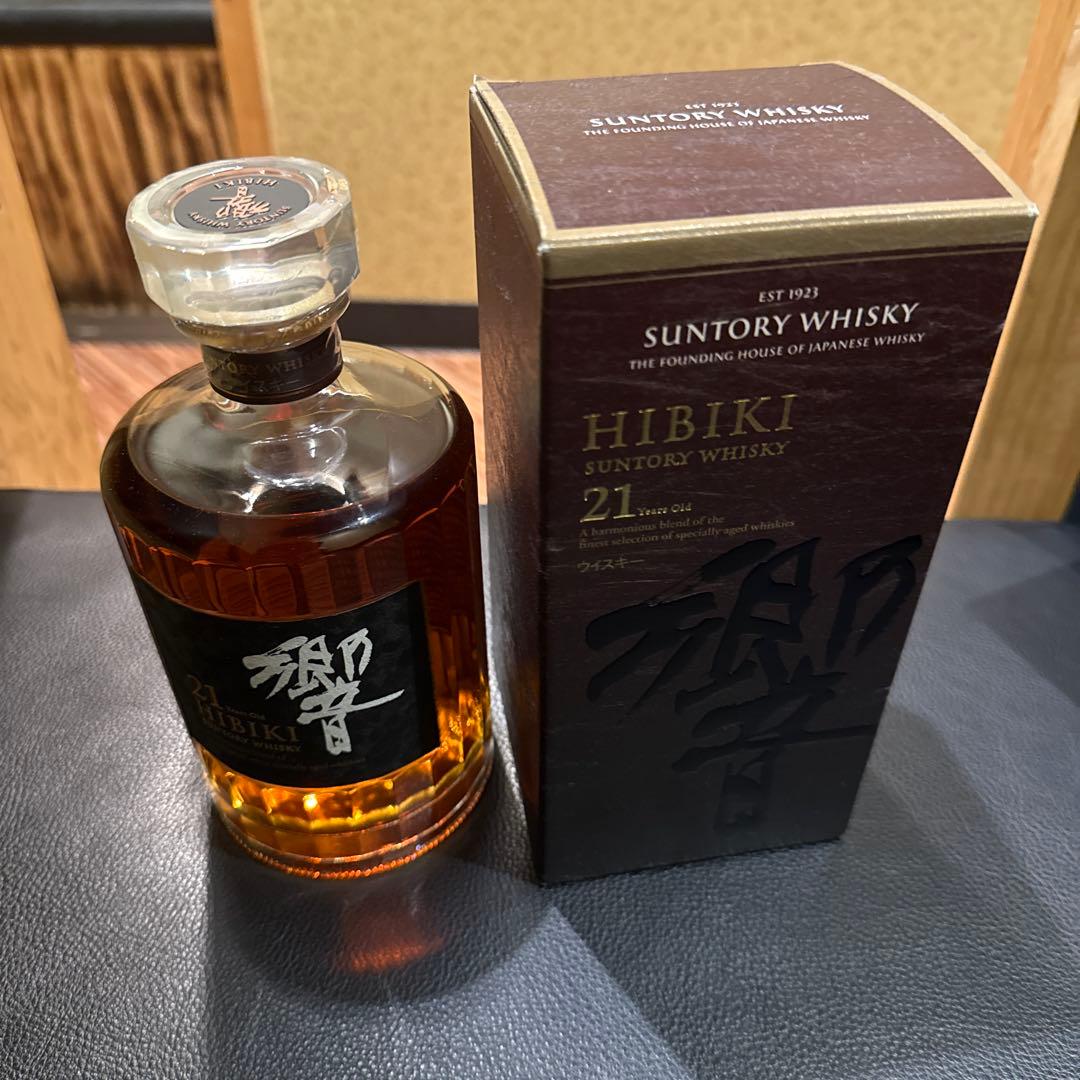 響 21年 サントリー　ウイスキー 700ml 新品未開封