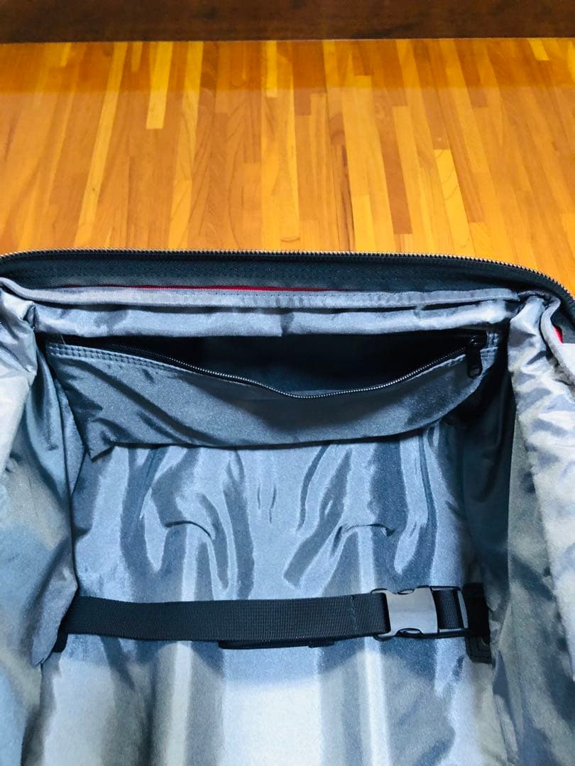 VICTORINOX　ヴィクトリノックス　キャリーカート スーツケース　赤色