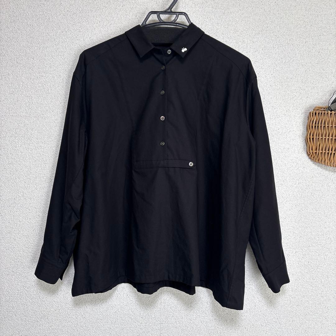新品　ミナペルホネン ブラック ボタン付きシャツ