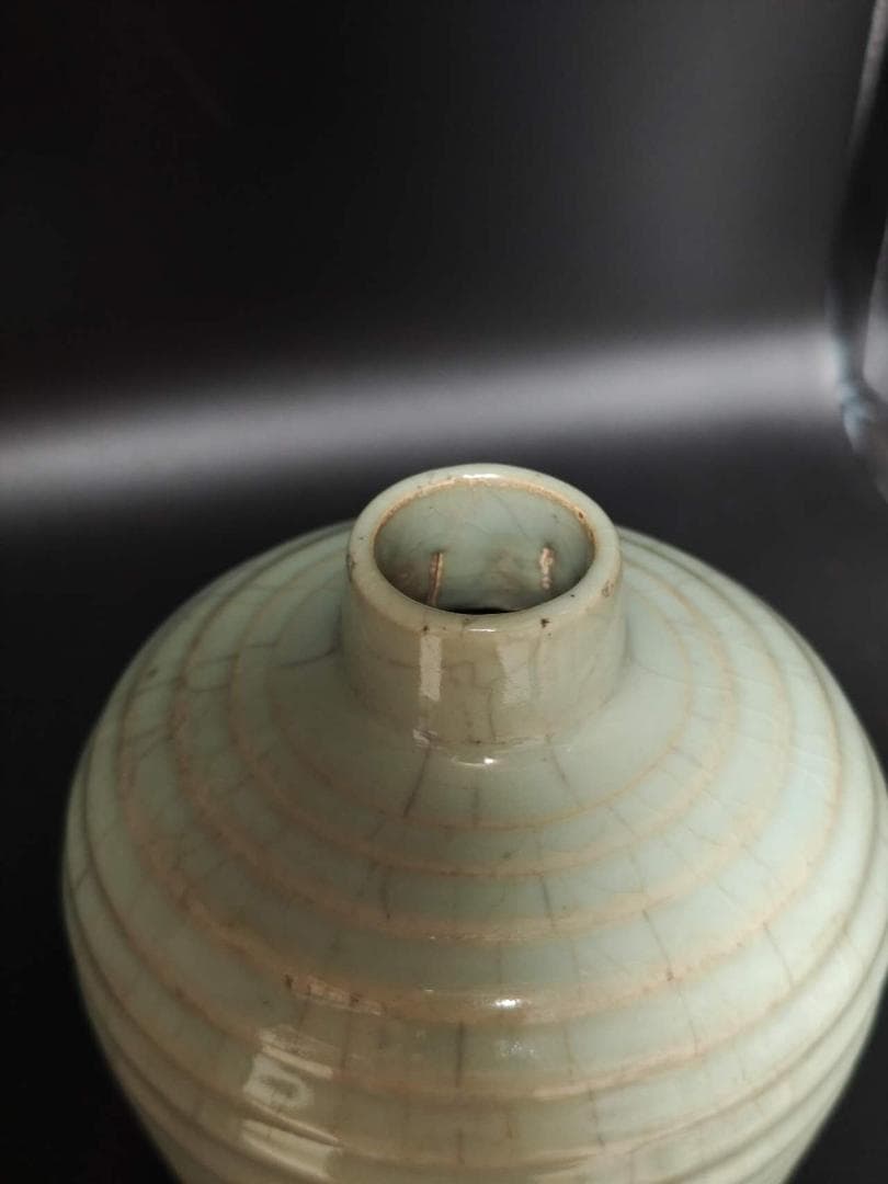 明時代　青磁龍泉窯弦紋花瓶龍泉窯明官窯物　元箱付き(E-10)