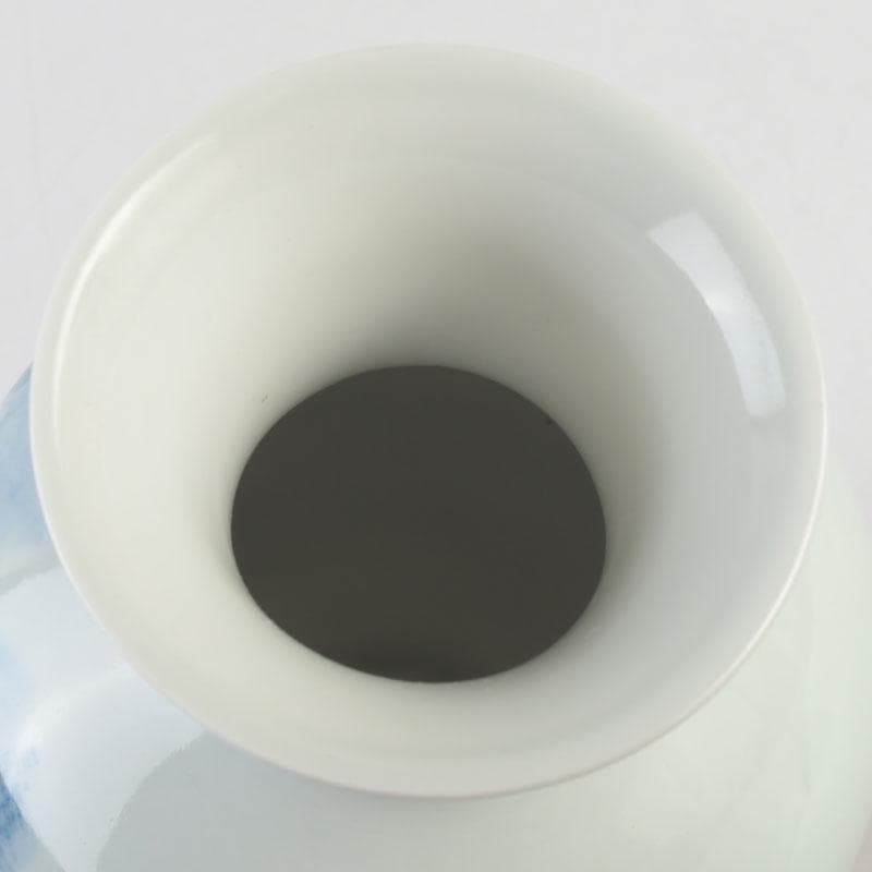 中国　景徳鎮製　青花　山水楼閣文瓶　花瓶　在銘　V　9576