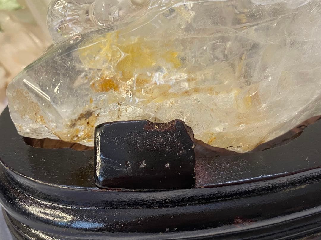 クリスタル　天然石　龍　カービング　台座付き　パワーストーン　手彫り　置物