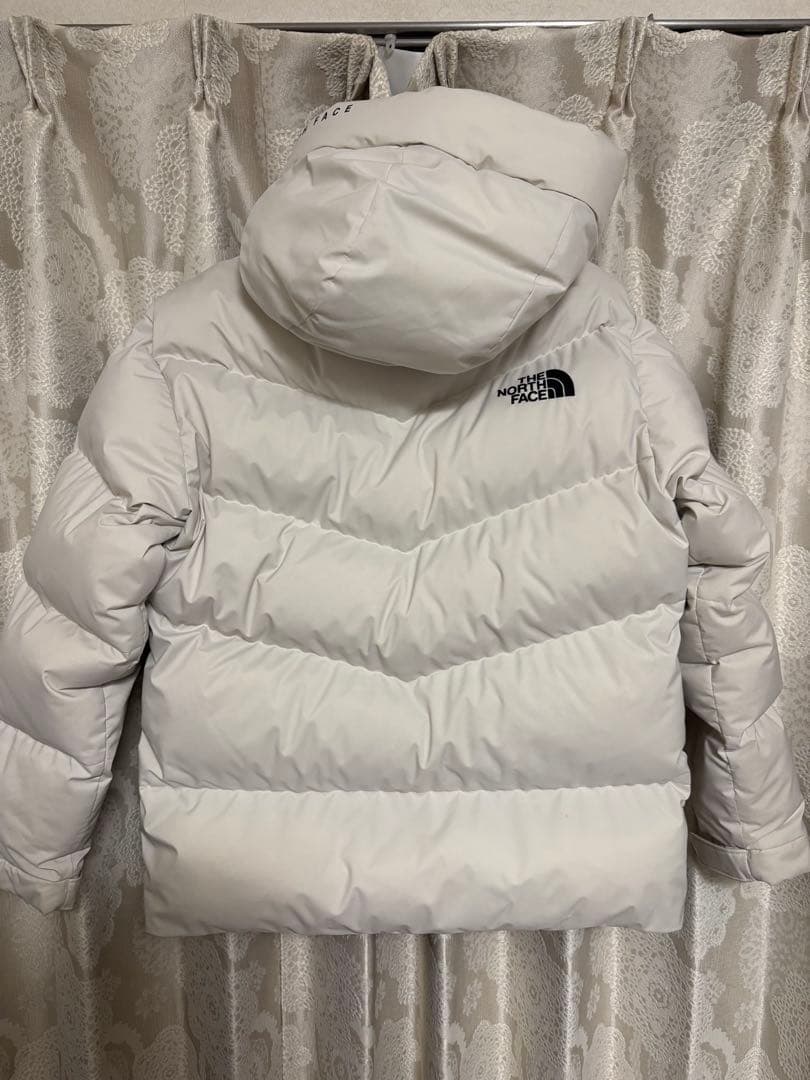 希少ノースフェイス　フリームーブダウンジャケット グレーホワイト　Mサイズ