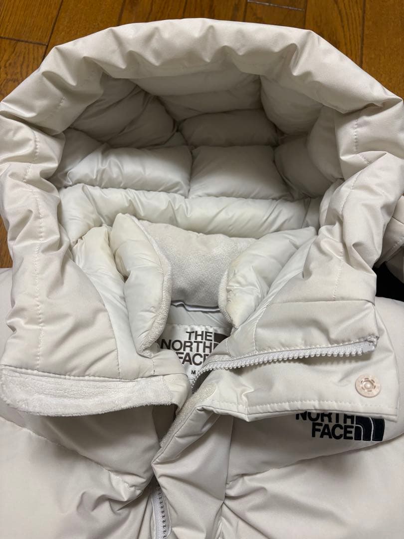 希少ノースフェイス　フリームーブダウンジャケット グレーホワイト　Mサイズ
