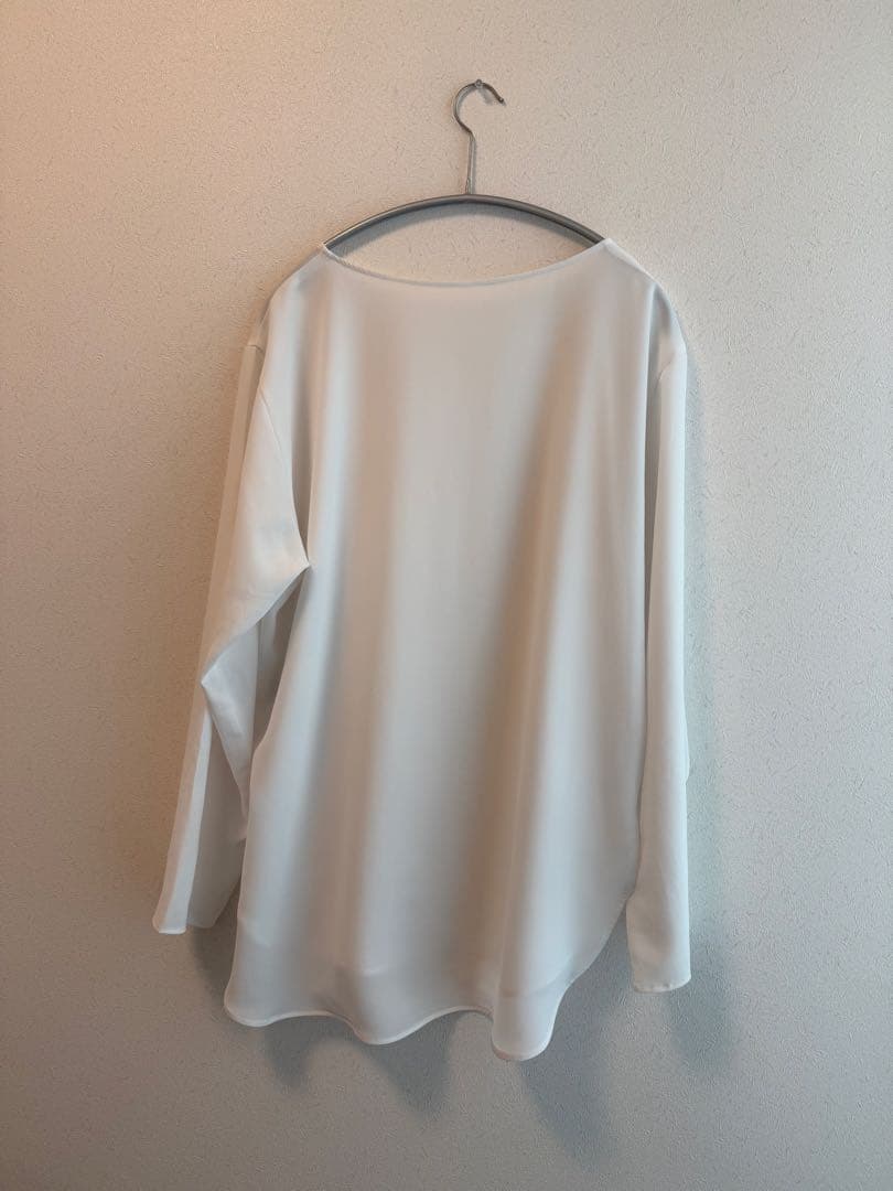 美品ガリャルダガランテ ラウンドブラウスTee万能インナー