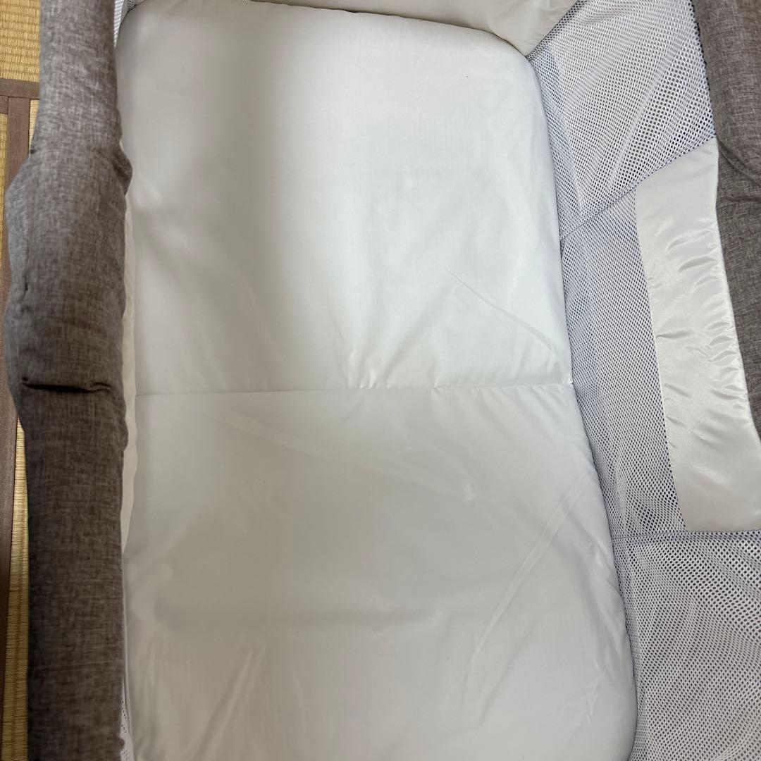 ベビーベッド　折りたたみ式　添い寝