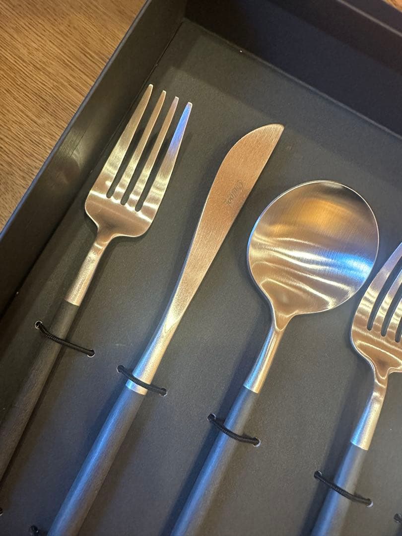 Cutipol Portugal モダンステンレスカトラリーセット