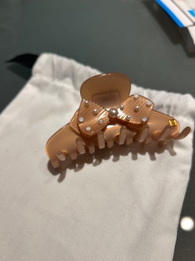 【もも】　ALEXANDRE DE PARIS ヘアクリップ