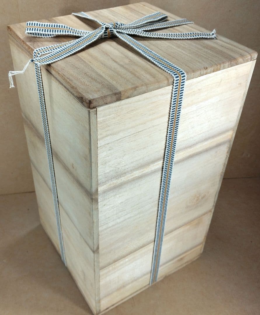 【本物保証】金城次郎 海老魚紋花瓶(海老2魚2）共箱 栞 人間国宝 美品 壷屋焼