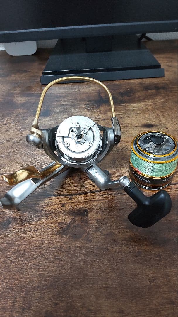 ダイワ 2500HL-B スピニングリール