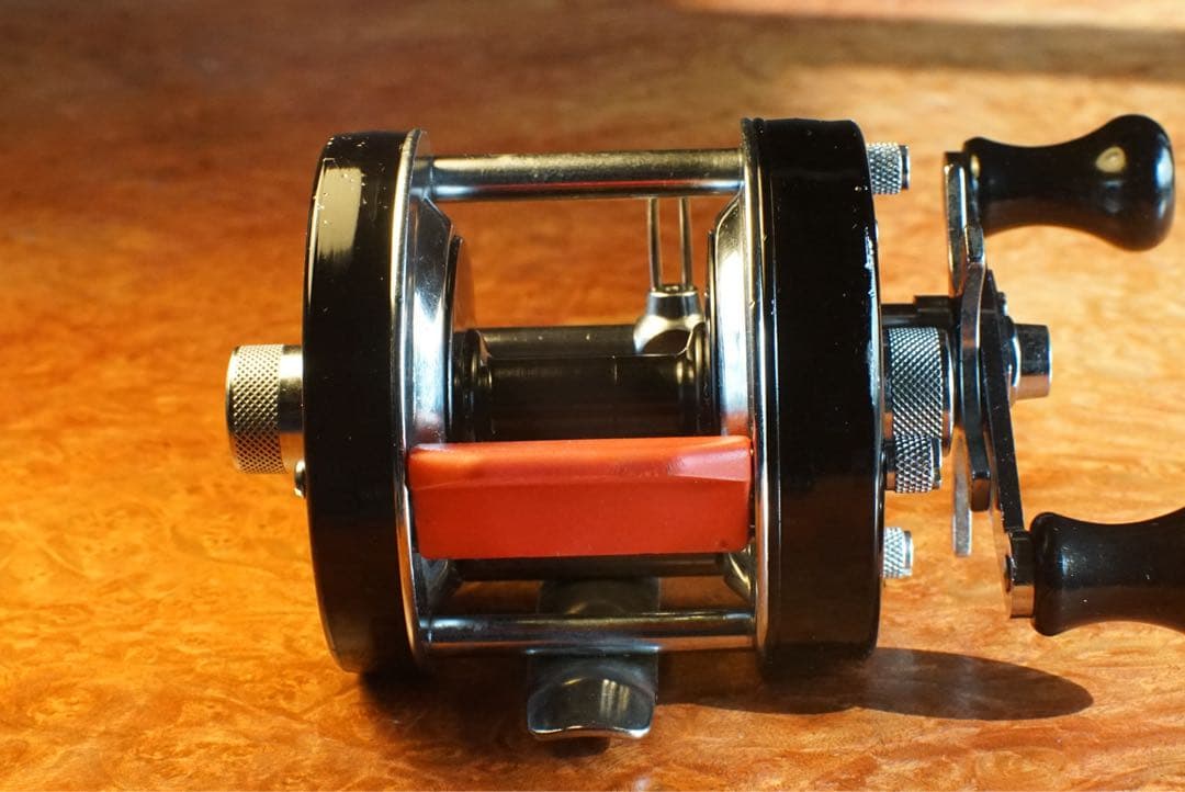 ABU アンバサダー 5600C メンテ済 フレーム修正済