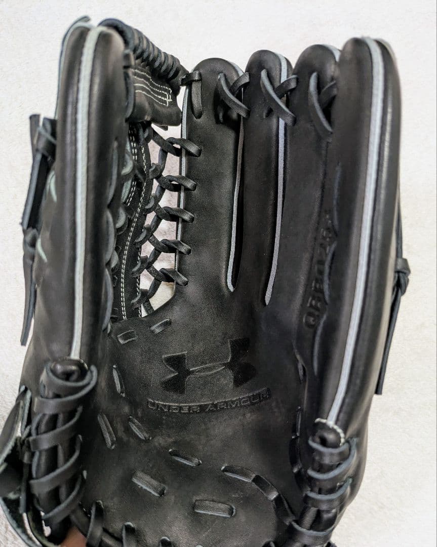 ☆ほぼ未使用☆Under Armour 軟式野球グローブ 外野手用