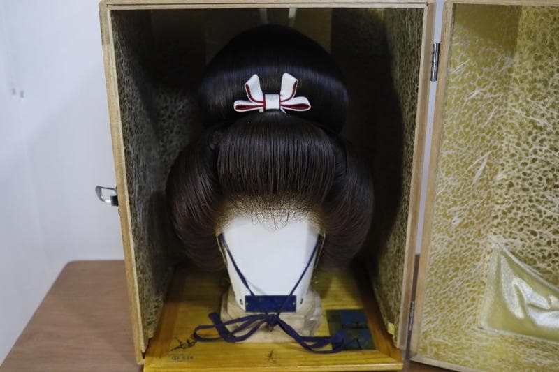 ◆文金高島田　しげもりかつら　人気の栗色　5号　◆かつら用中古ケース付き①