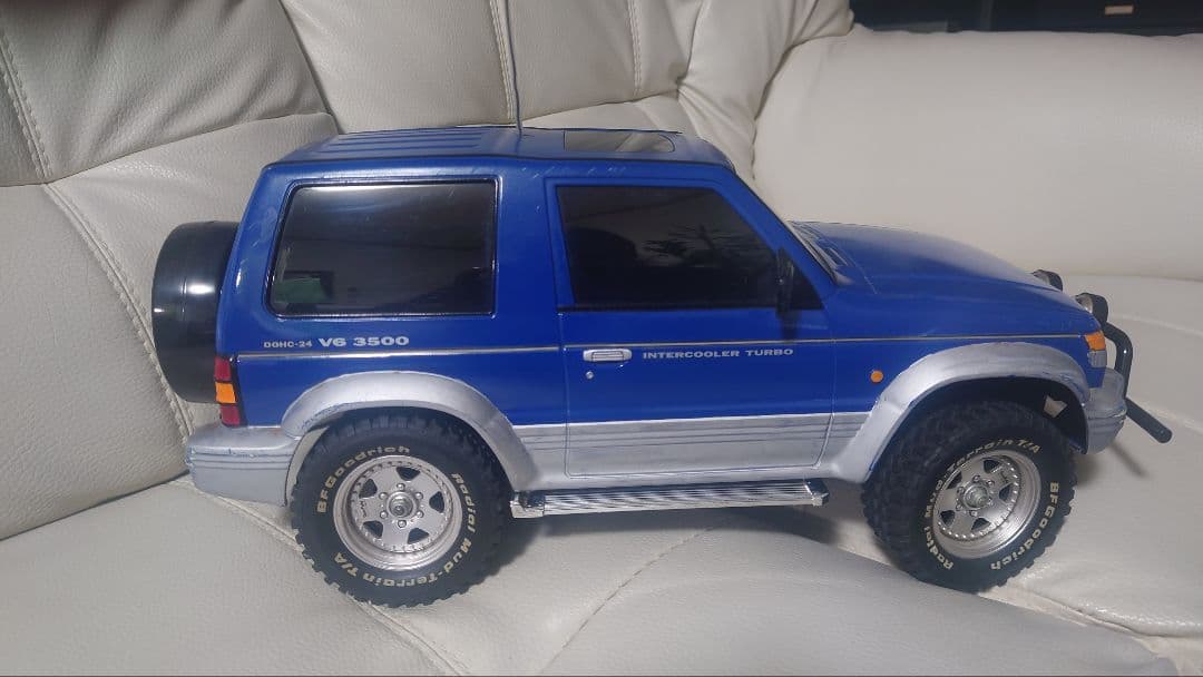 三菱パジェロ ラジコンカー 10/1中古