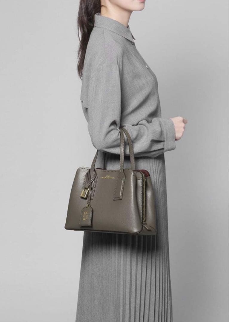 美品　MARC JACOBS グレー ハンドバッグ